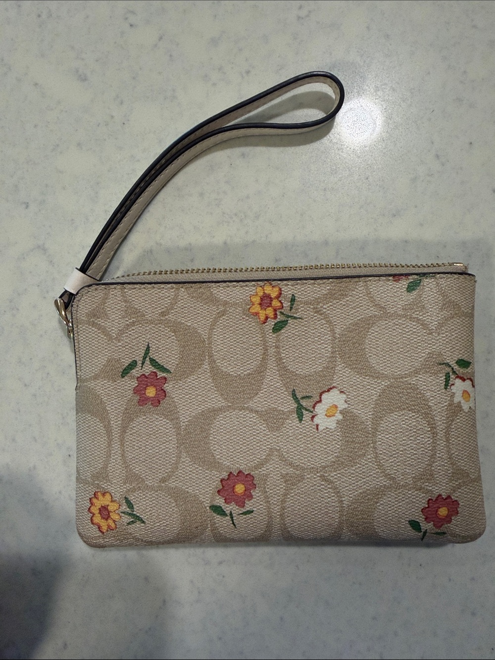Coach Corner Zip Wristlet in Signature Canvas (B6) - Picture 2 of 3